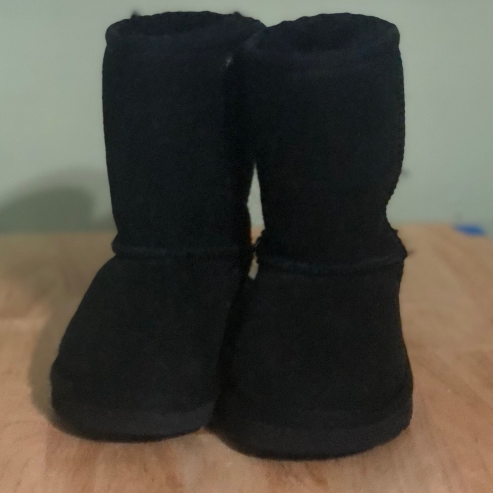 Black UGG boots